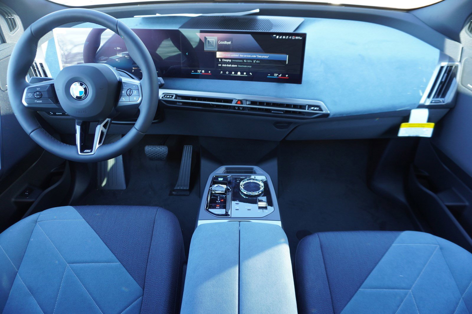 New 2025 BMW iX xDrive50 image 3