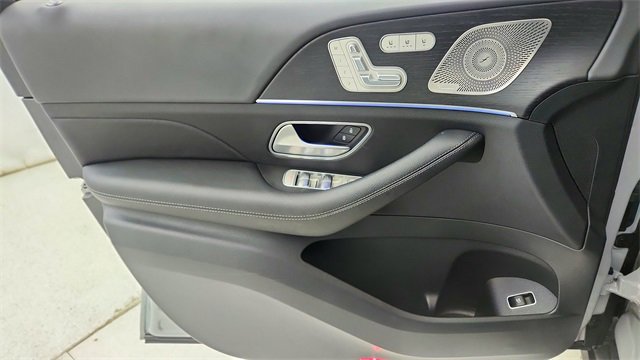 Used 2025 Mercedes-Benz GLS 450 4MATIC image 38
