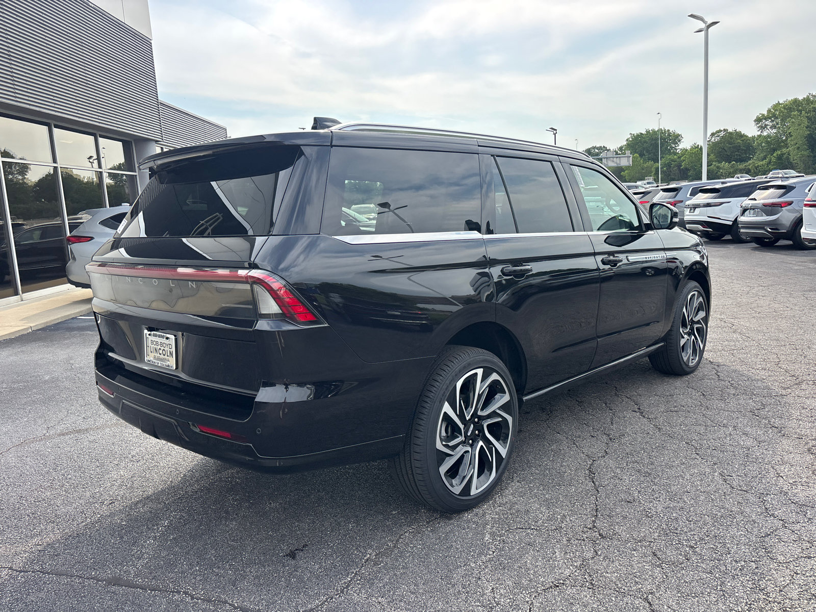 New 2026 Lincoln Navigator Reserve AWD/4WD image 7