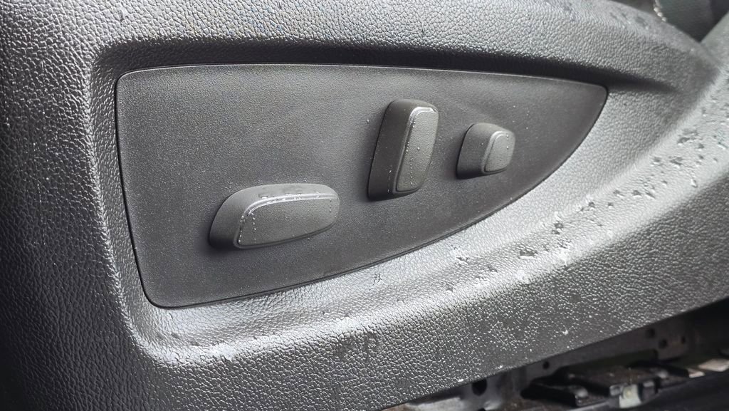 Used 2015 GMC Sierra 2500 Denali w/ Duramax Plus Package AWD/4WD image 26