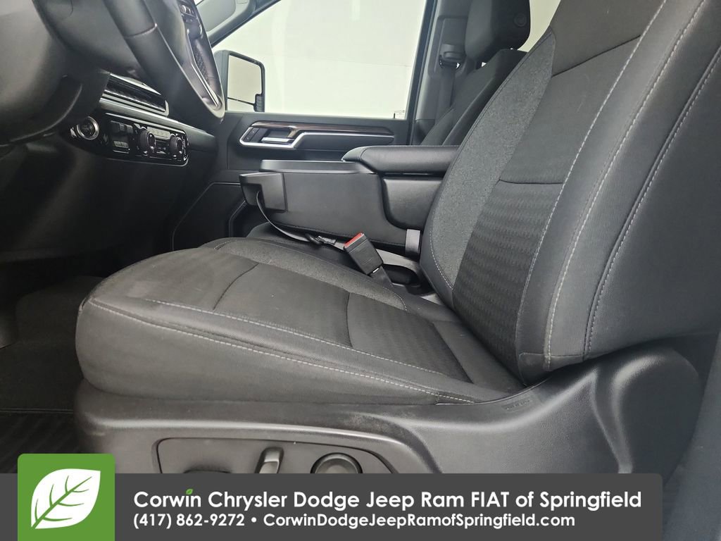 Used 2025 Chevrolet Silverado 2500 LT w/ Convenience Package image 19