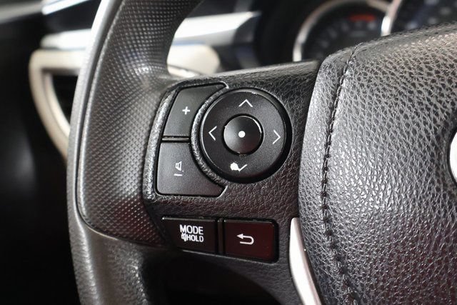 Used 2015 Toyota Corolla LE FWD image 17