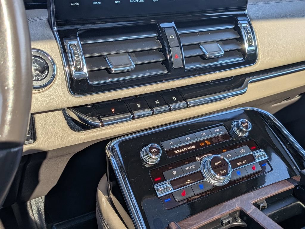 Used 2022 Lincoln Navigator Reserve AWD/4WD image 12