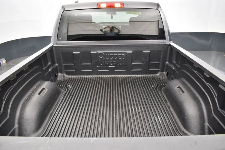 Used 2024 RAM 1500 Classic SLT AWD/4WD image 18