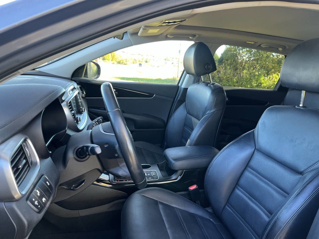 Used 2019 Kia Sorento EX image 17