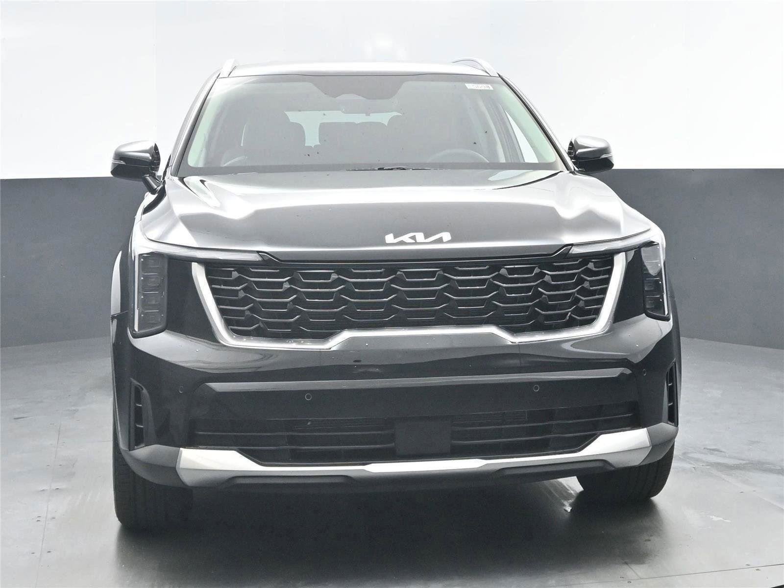 Used 2025 Kia Sorento S image 8