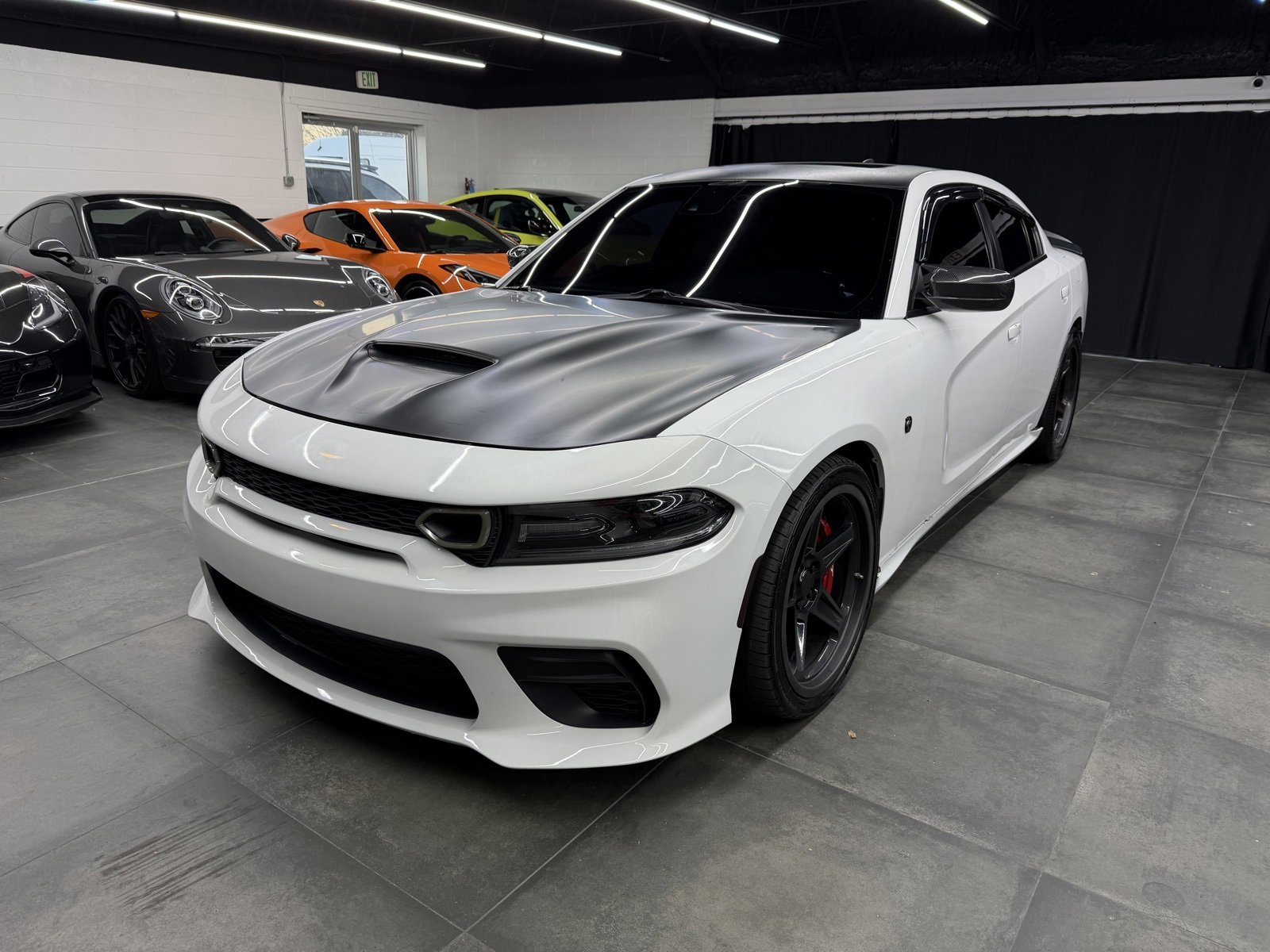 Used 2017 Dodge Charger R/T image 1