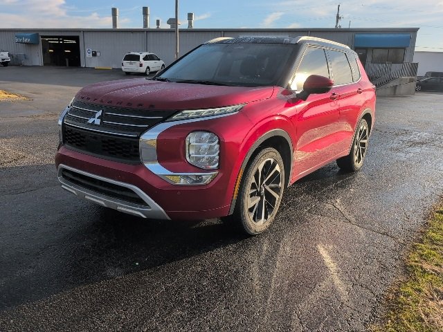 Used 2024 Mitsubishi Outlander SEL Black Edition image 2
