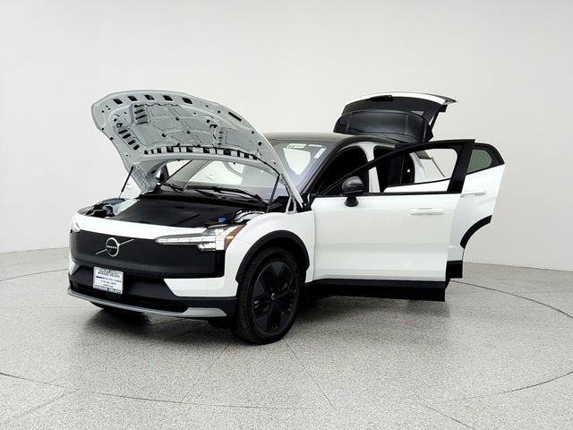 New 2026 Volvo EX30 Cross Country Ultra image 9