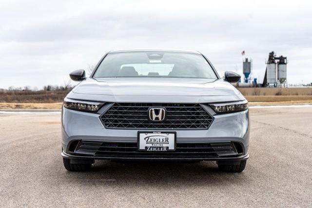 Used 2025 Honda Accord Sport image 2