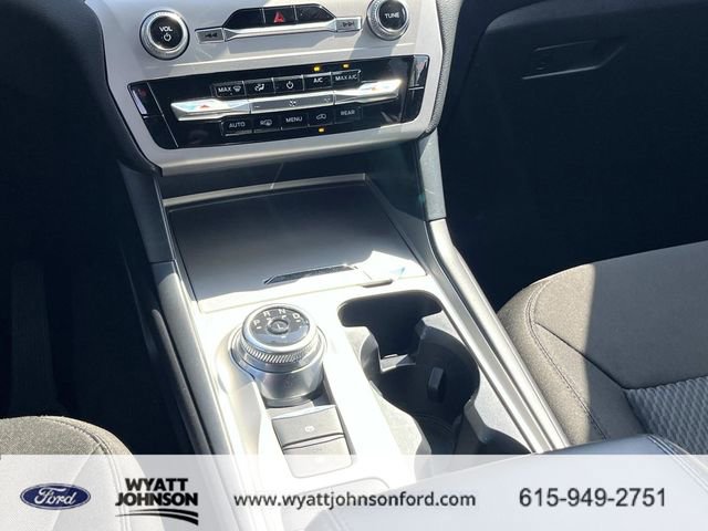 Certified 2024 Ford Explorer XLT RWD image 17