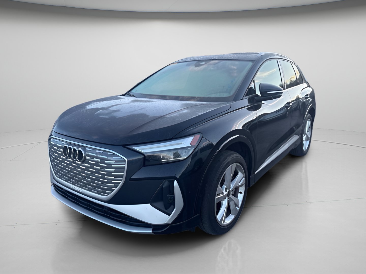 Used 2023 Audi Q4 e-tron Premium Plus w/ Premium Plus AWD/4WD image 5