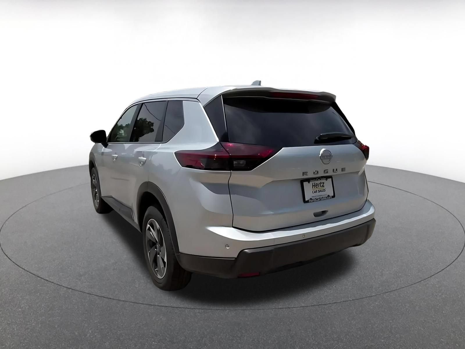 Used 2025 Nissan Rogue SV FWD image 11