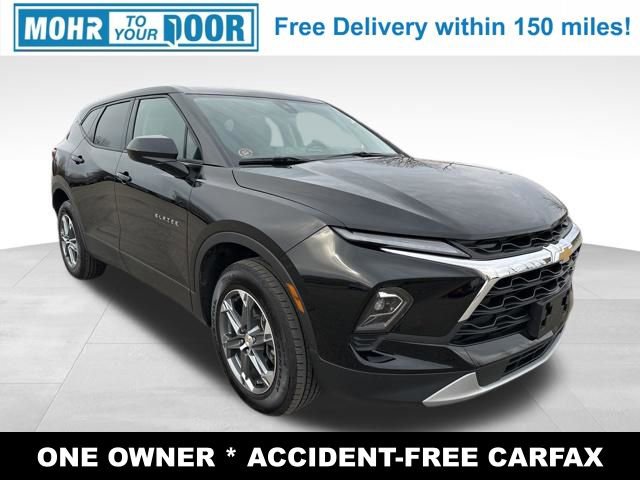 Used 2025 Chevrolet Blazer LT image 3