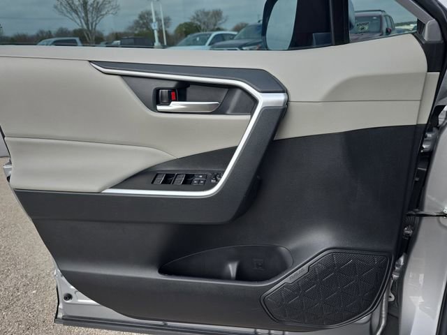 Used 2024 Toyota RAV4 XLE w/ Convenience Package image 27