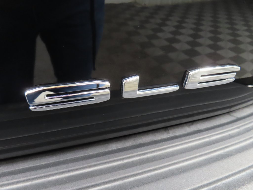 Used 2023 GMC Yukon SLE image 44