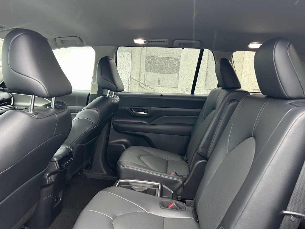 Certified 2025 Toyota Grand Highlander AWD image 12