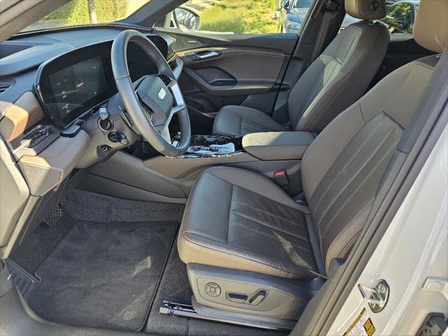 Used 2025 Audi Q6 e-tron Premium Plus w/ Premium Plus image 2