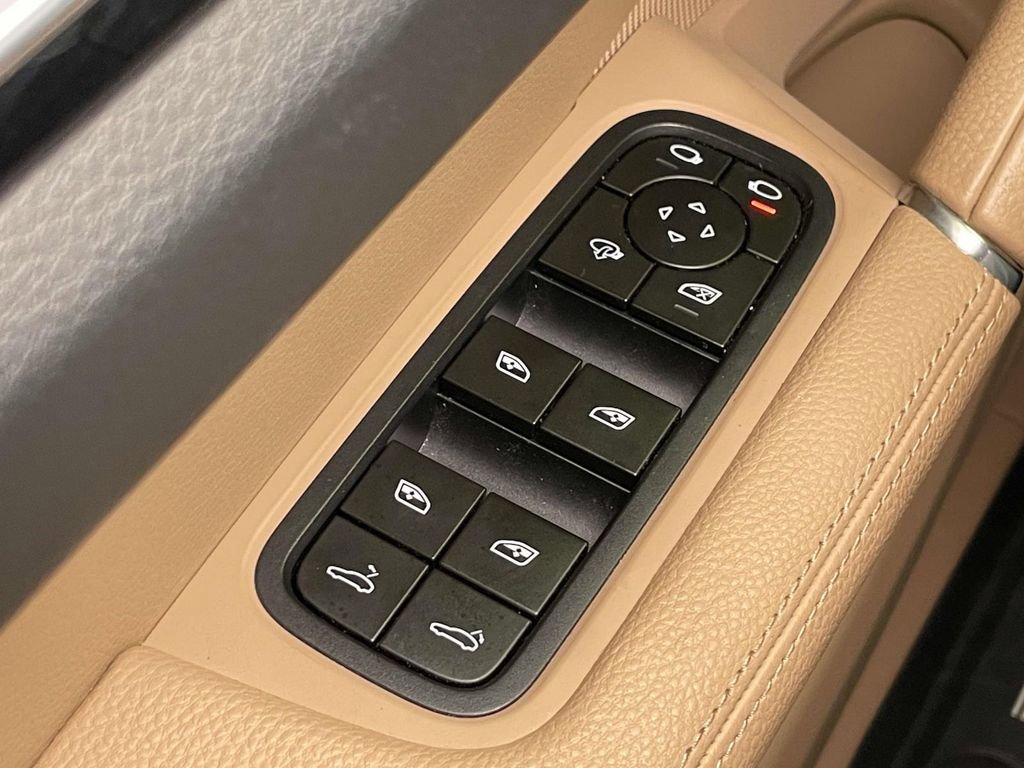 Certified 2023 Porsche Cayenne Platinum Edition AWD/4WD image 39