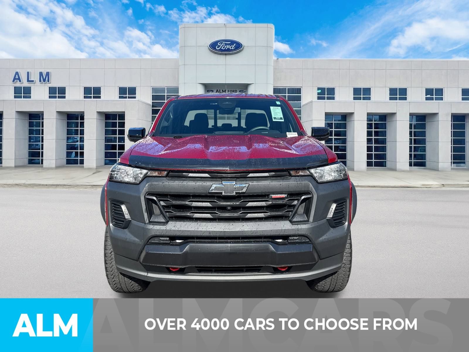 Used 2023 Chevrolet Colorado Trail Boss w/ Technology Package image 3