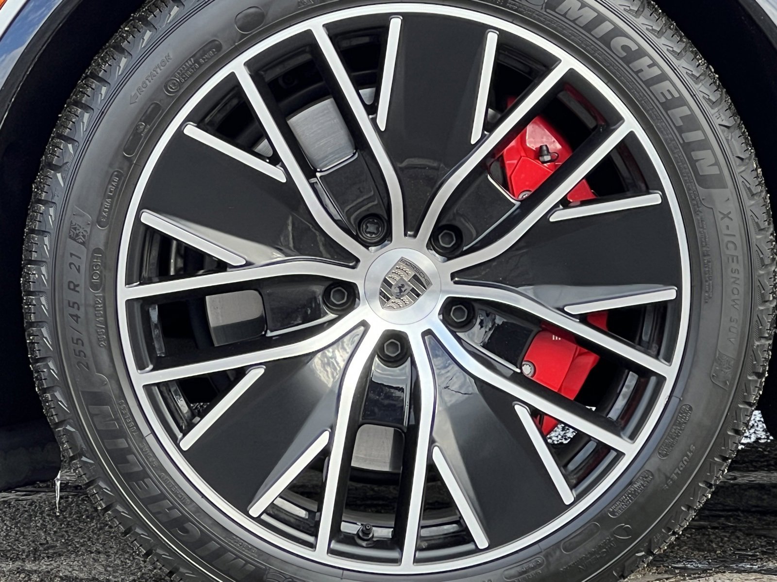 Certified 2025 Porsche Macan Turbo Electric image 12