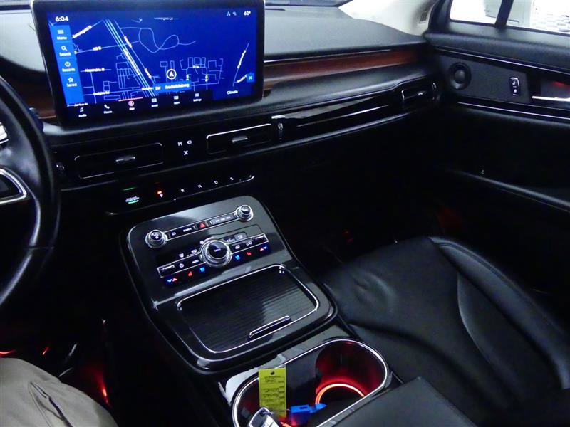 Used 2022 Lincoln Nautilus Reserve w/ Luxury Package image 14