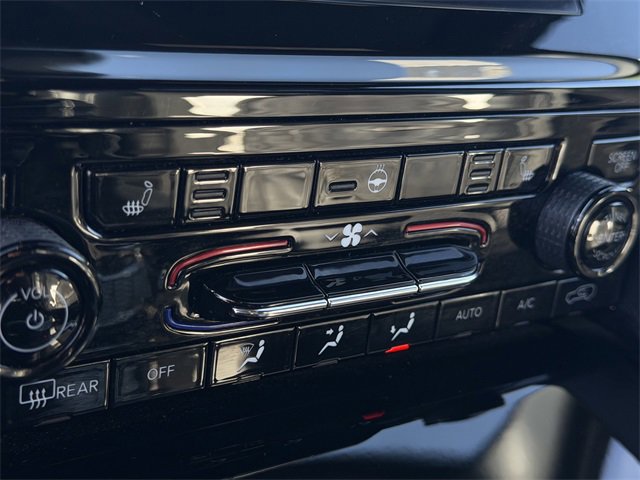 Used 2023 Jeep Grand Cherokee L Laredo image 18