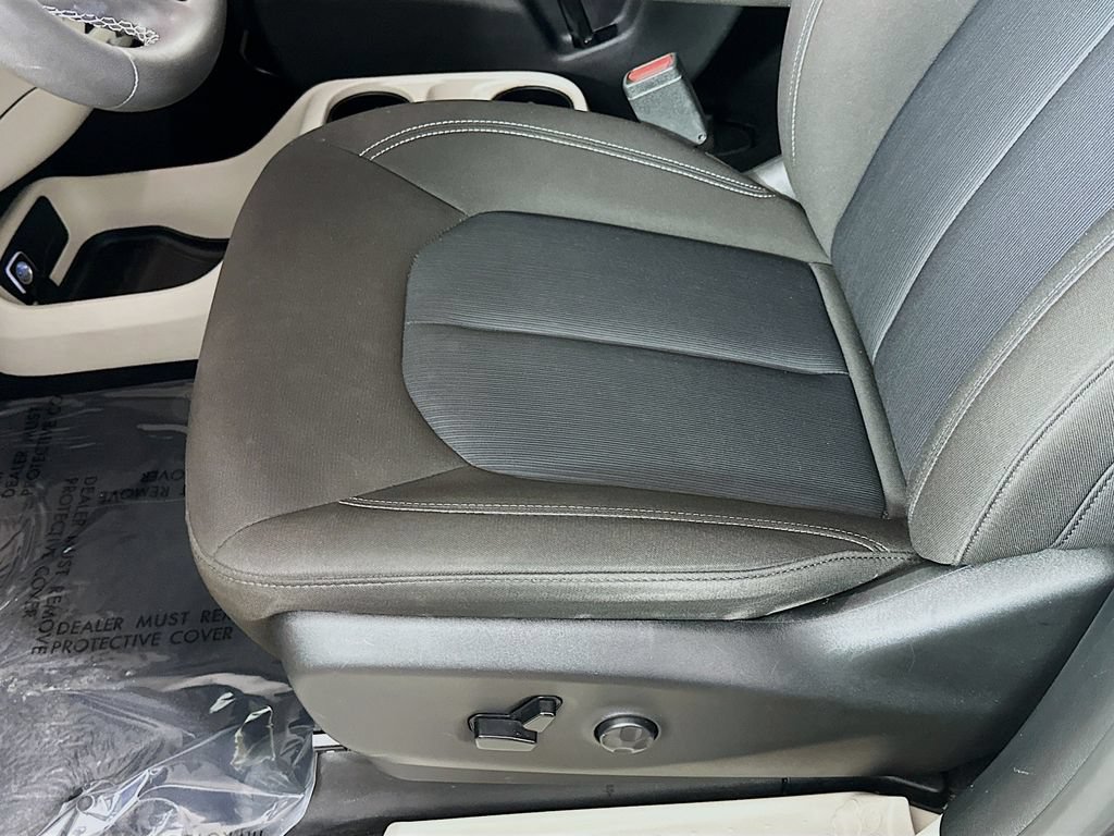 Certified 2023 Chrysler Voyager LX FWD image 28
