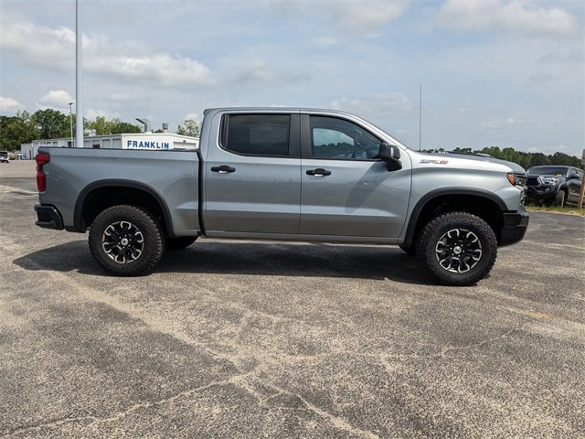 Used 2024 Chevrolet Silverado 1500 ZR2 image 3