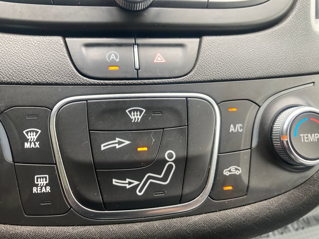 Used 2020 Chevrolet Malibu RS FWD image 27