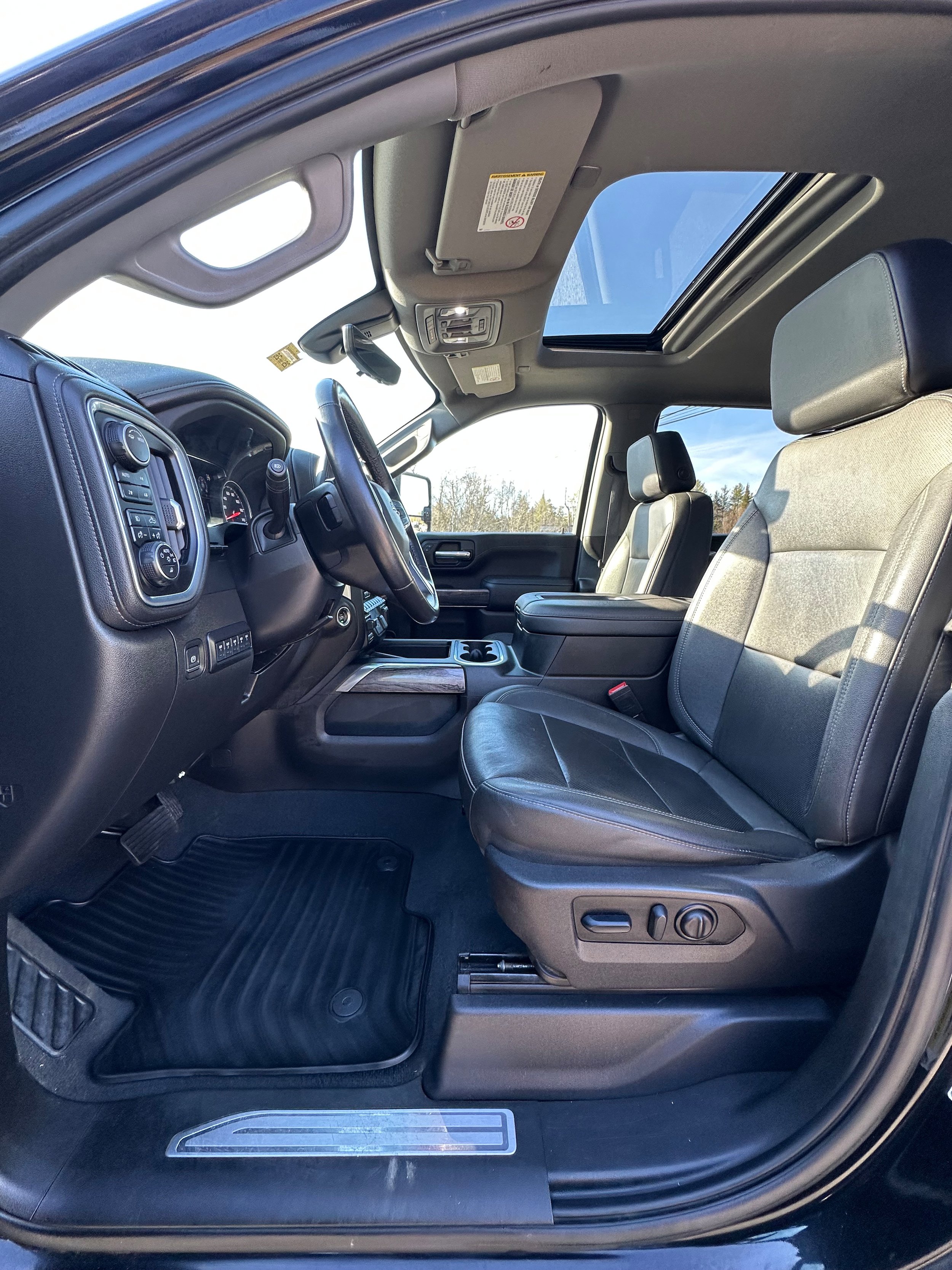 Used 2022 Chevrolet Silverado 3500 LTZ w/ LTZ Plus Package AWD/4WD image 9