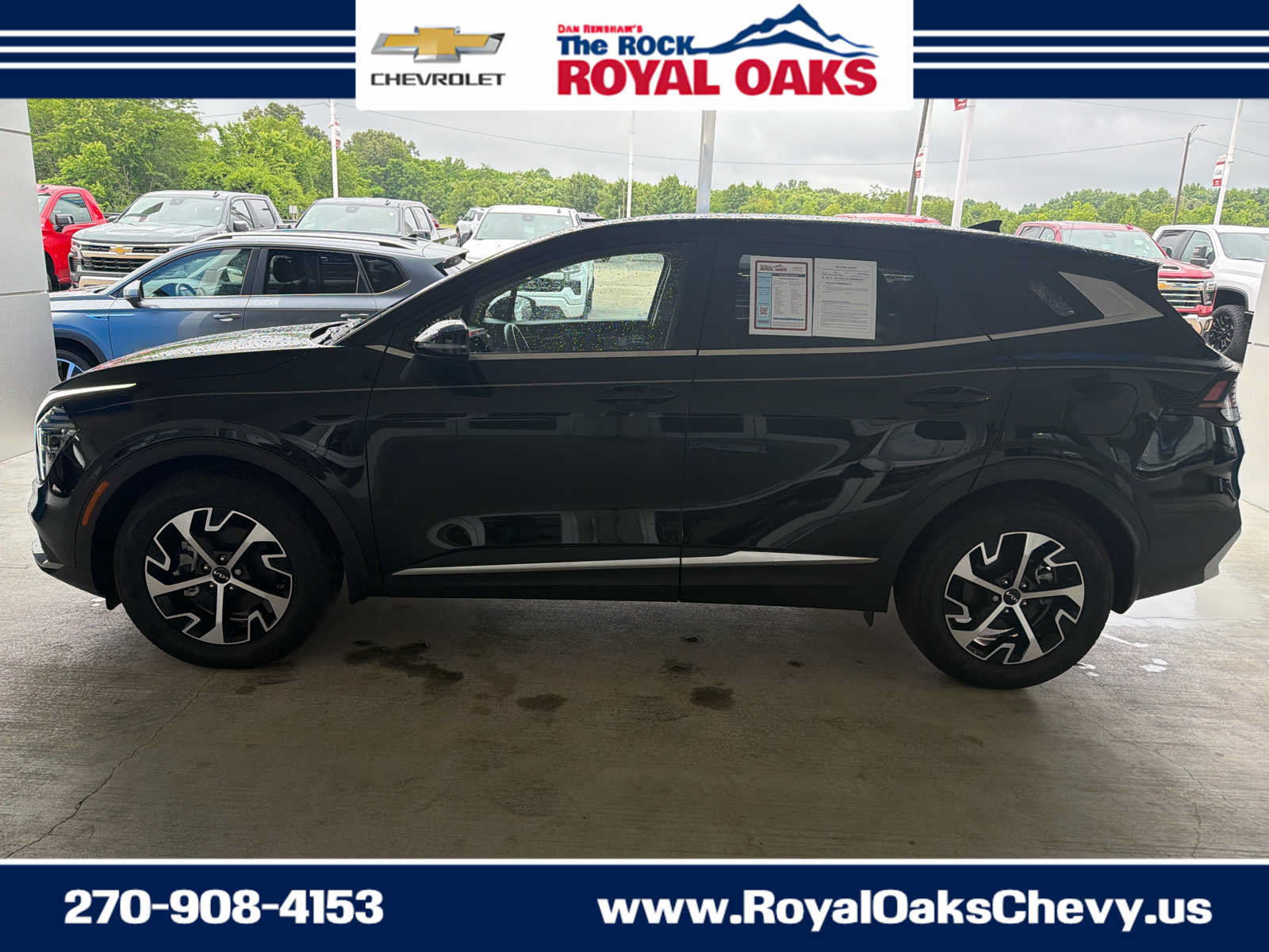 Used 2025 Kia Sportage EX FWD image 3