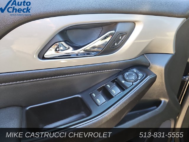 Used 2023 Chevrolet Traverse LT FWD image 23