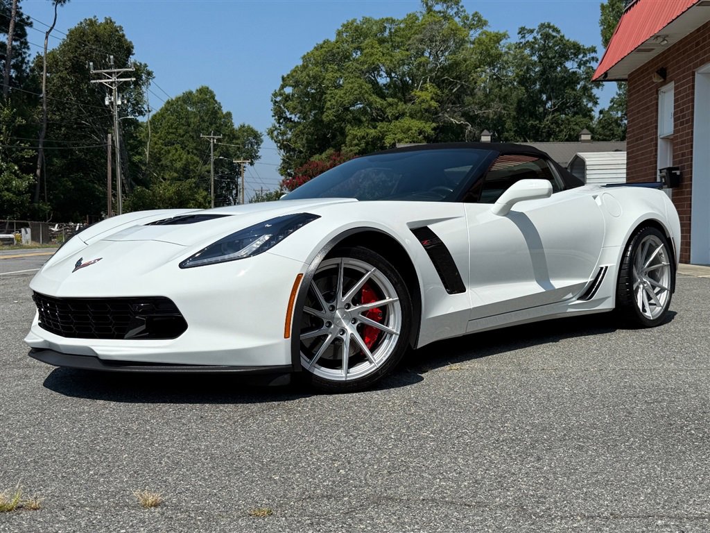 Used 2016 Chevrolet Corvette Z06 w/ 3LZ Preferred Equipment Group image 2