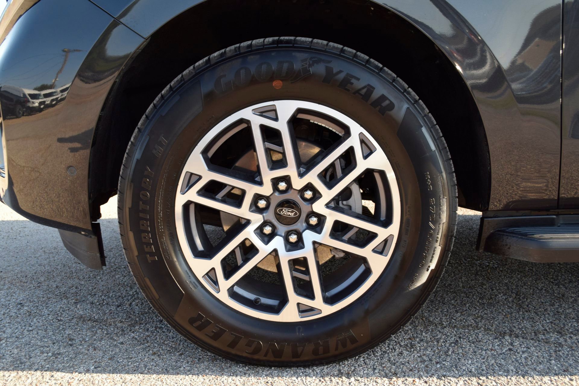 New 2025 Ford Expedition Active image 27