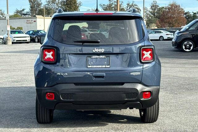 Used 2022 Jeep Renegade Latitude AWD/4WD image 5