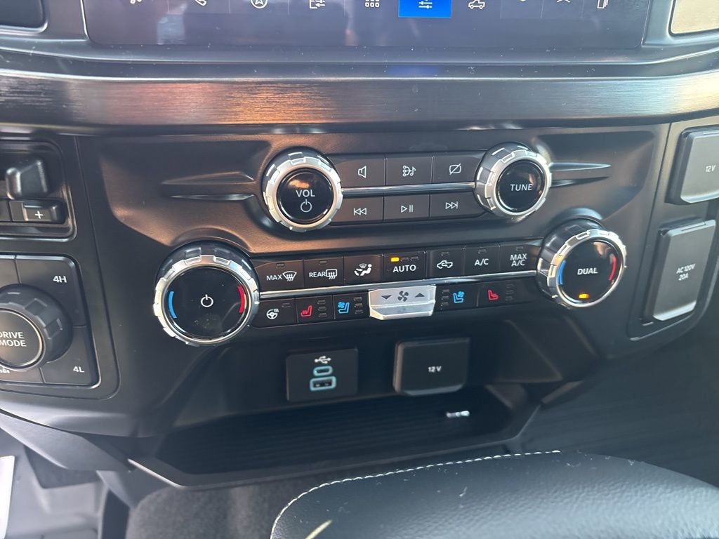 Used 2024 Ford F350 Lariat w/ Chrome Package AWD/4WD image 14