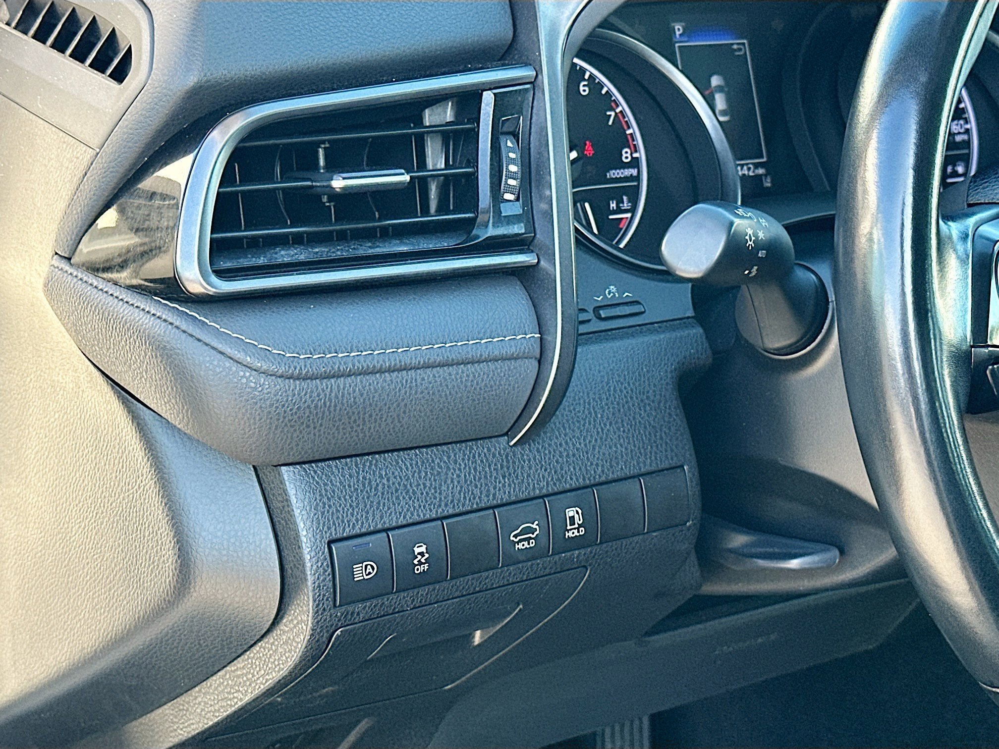 Used 2023 Toyota Camry SE image 10