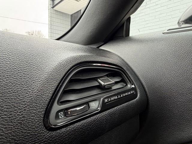 Used 2016 Dodge Challenger SXT image 23
