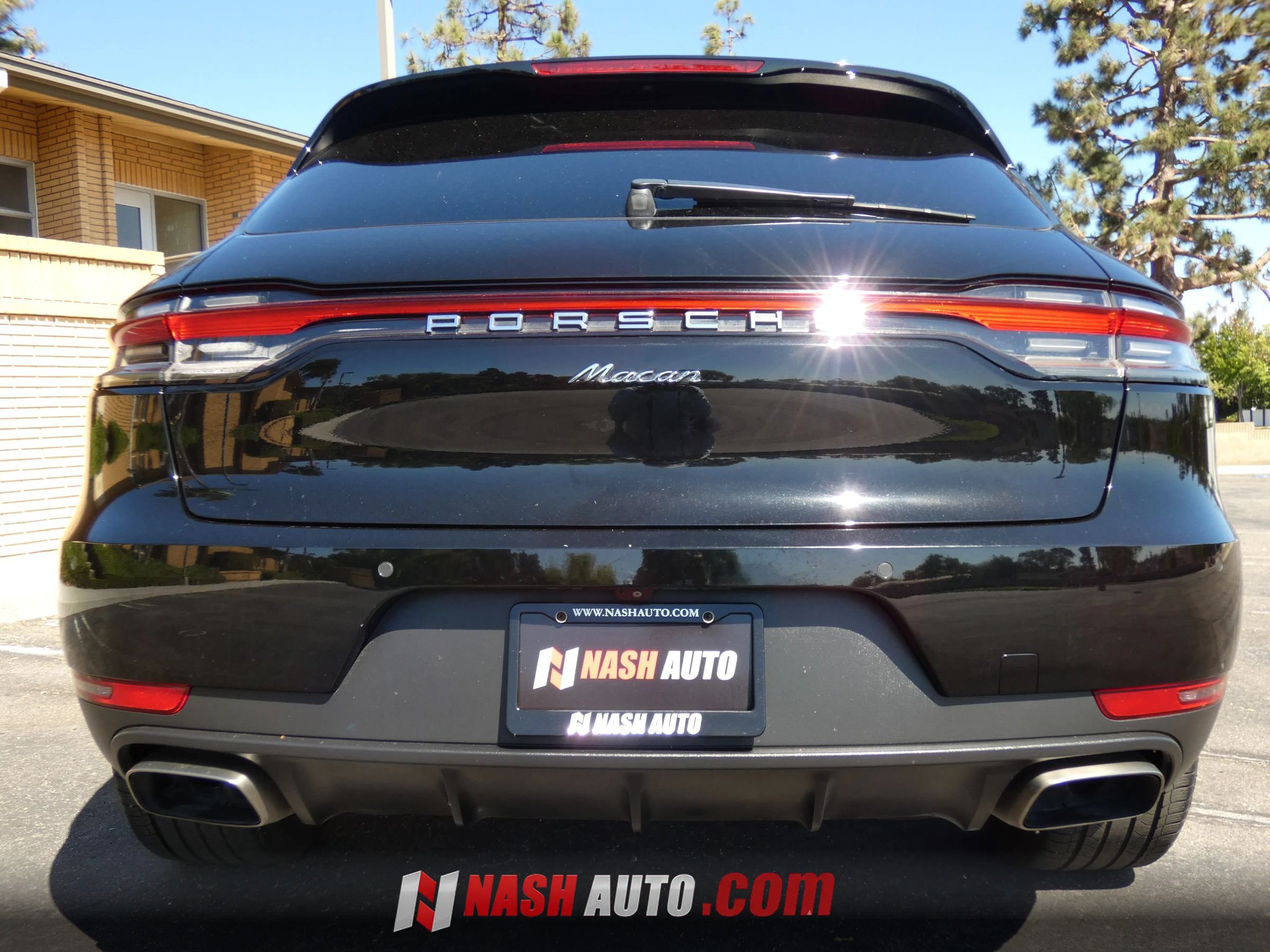 Used 2020 Porsche Macan AWD/4WD image 10