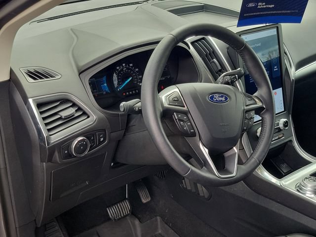 Certified 2024 Ford Edge Titanium AWD/4WD image 7