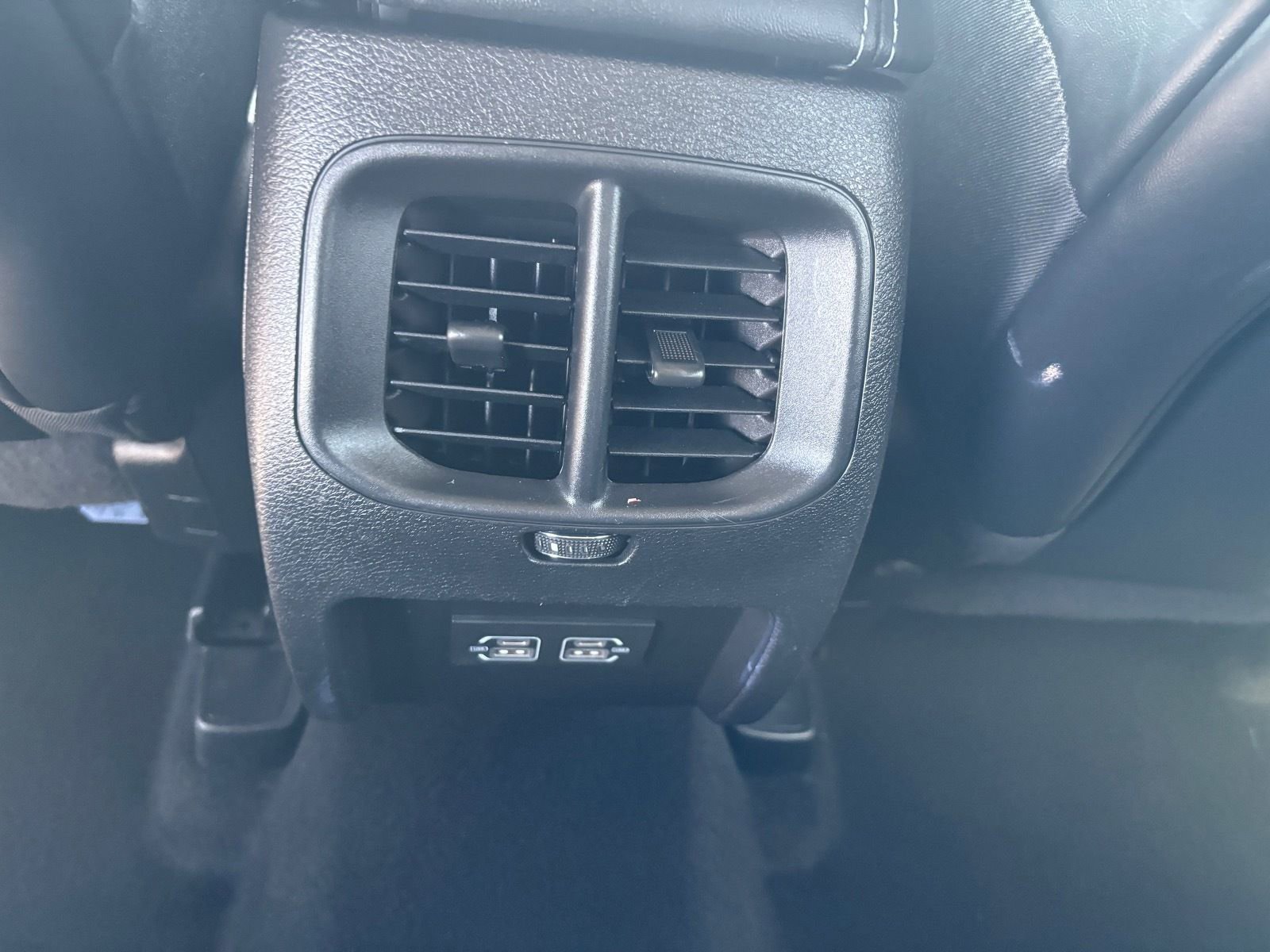 Used 2021 Jeep Cherokee Latitude Plus image 19