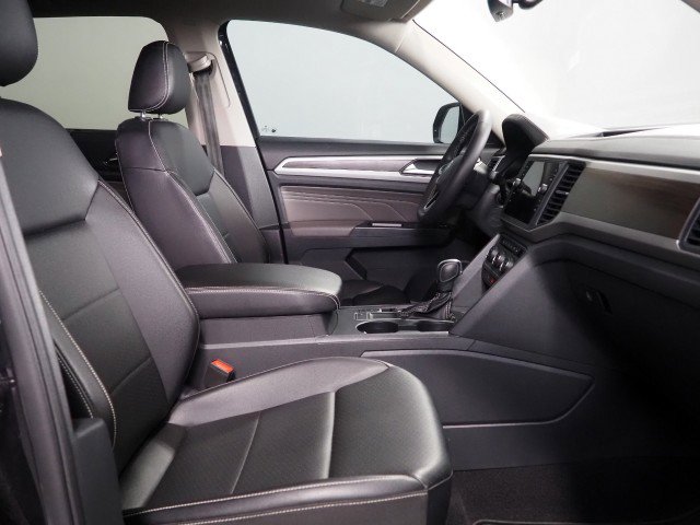 Used 2021 Volkswagen Atlas SE w/ Technology Package w/ Panoramic Sunroof Package image 14
