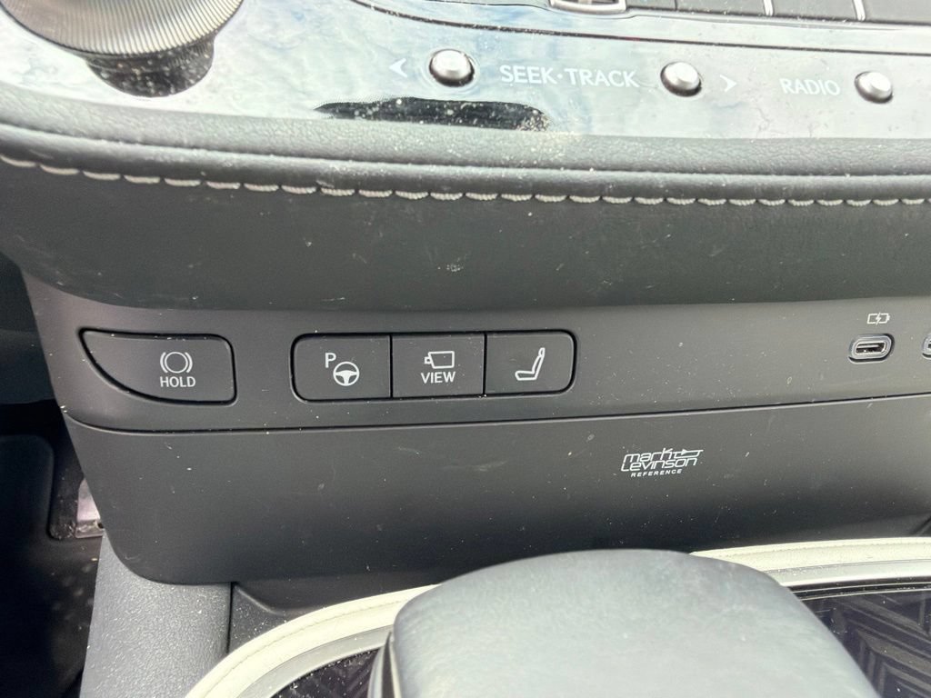 Certified 2024 Lexus LS 500 AWD w/ Interior Upgrade Package image 26
