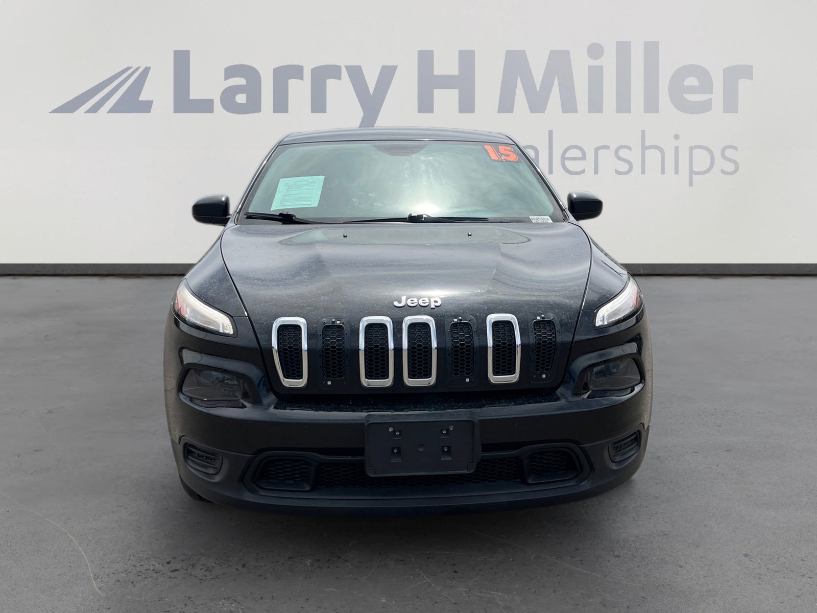 Used 2015 Jeep Cherokee Sport image 8