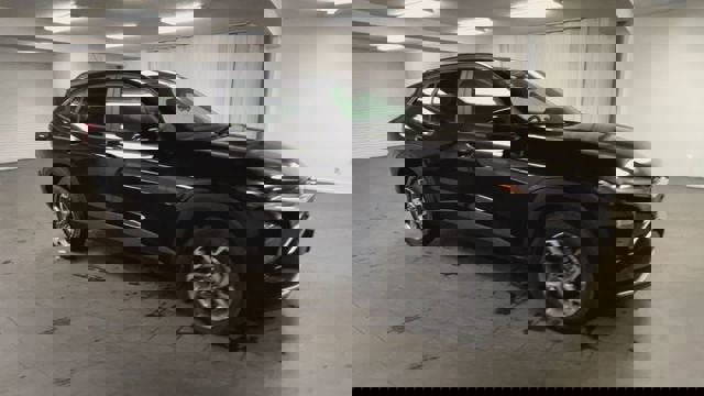 Certified 2025 Chevrolet Trax LT w/ LT Convenience Package image 2