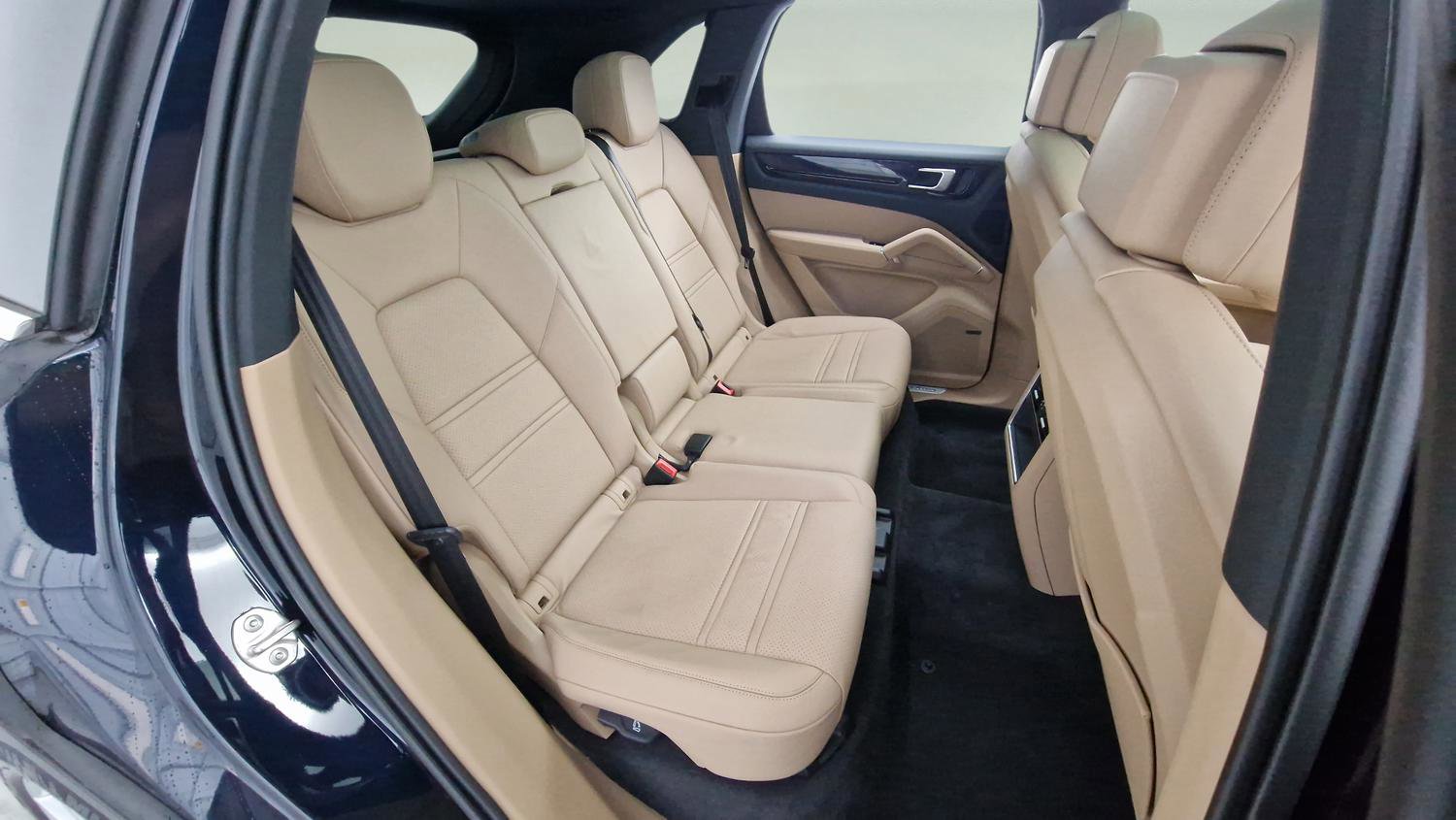 Used 2023 Porsche Cayenne image 24