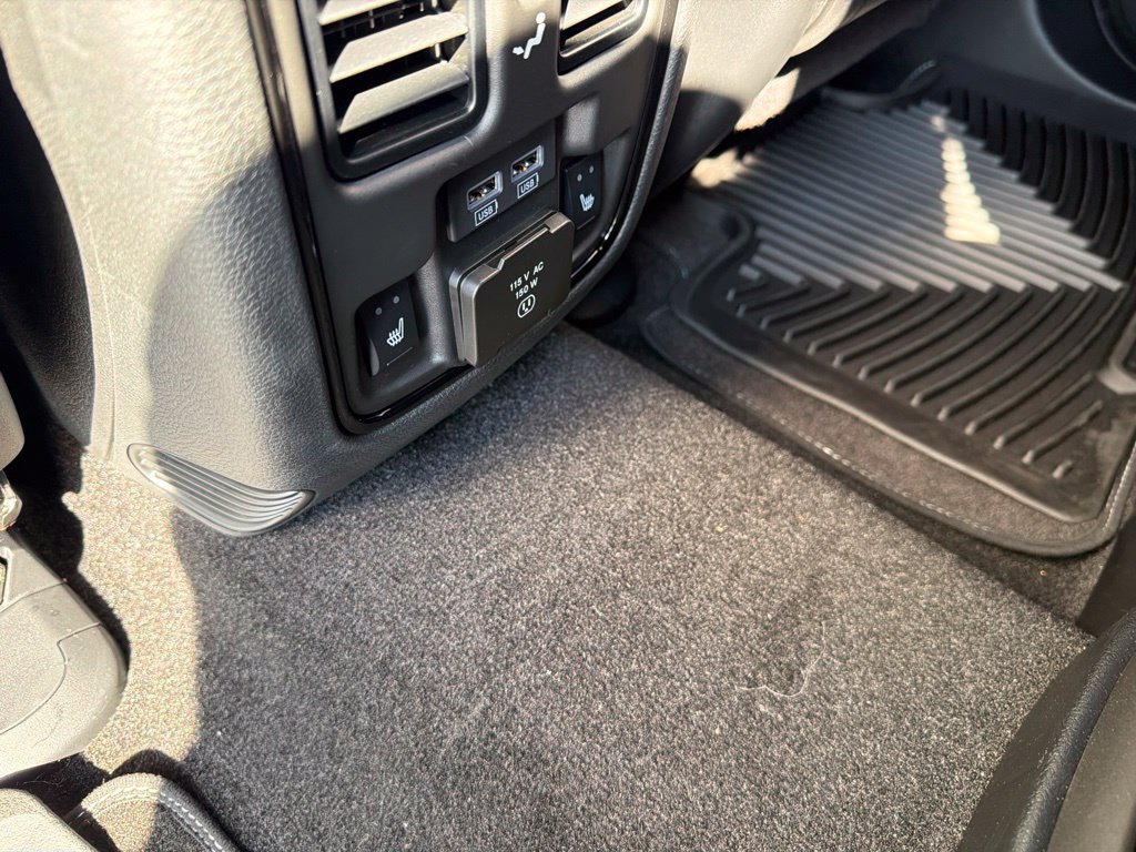 Used 2022 Dodge Durango SRT w/ Technology Group AWD/4WD image 11