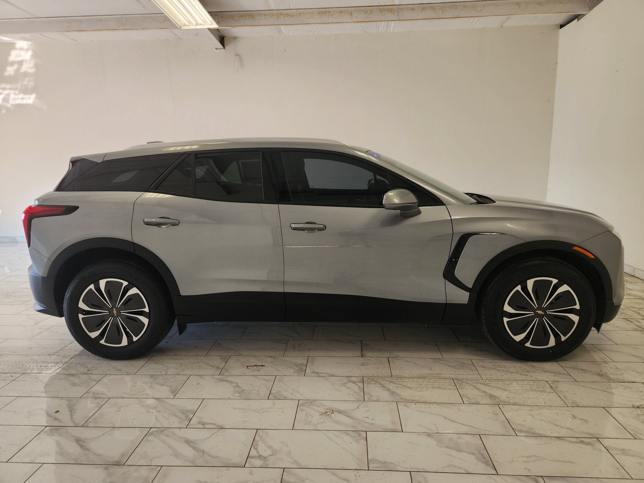 Used 2024 Chevrolet Blazer EV LT AWD/4WD image 4