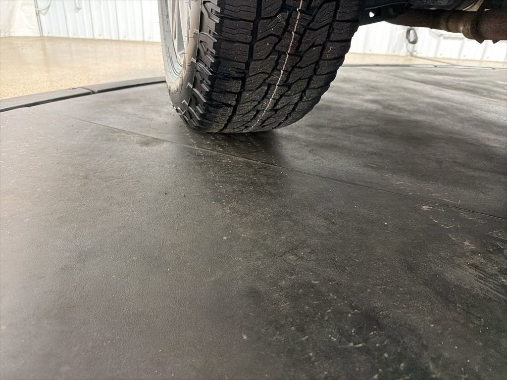 Used 2023 Chevrolet Traverse LT w/ LPO, Floor Liner Package image 42